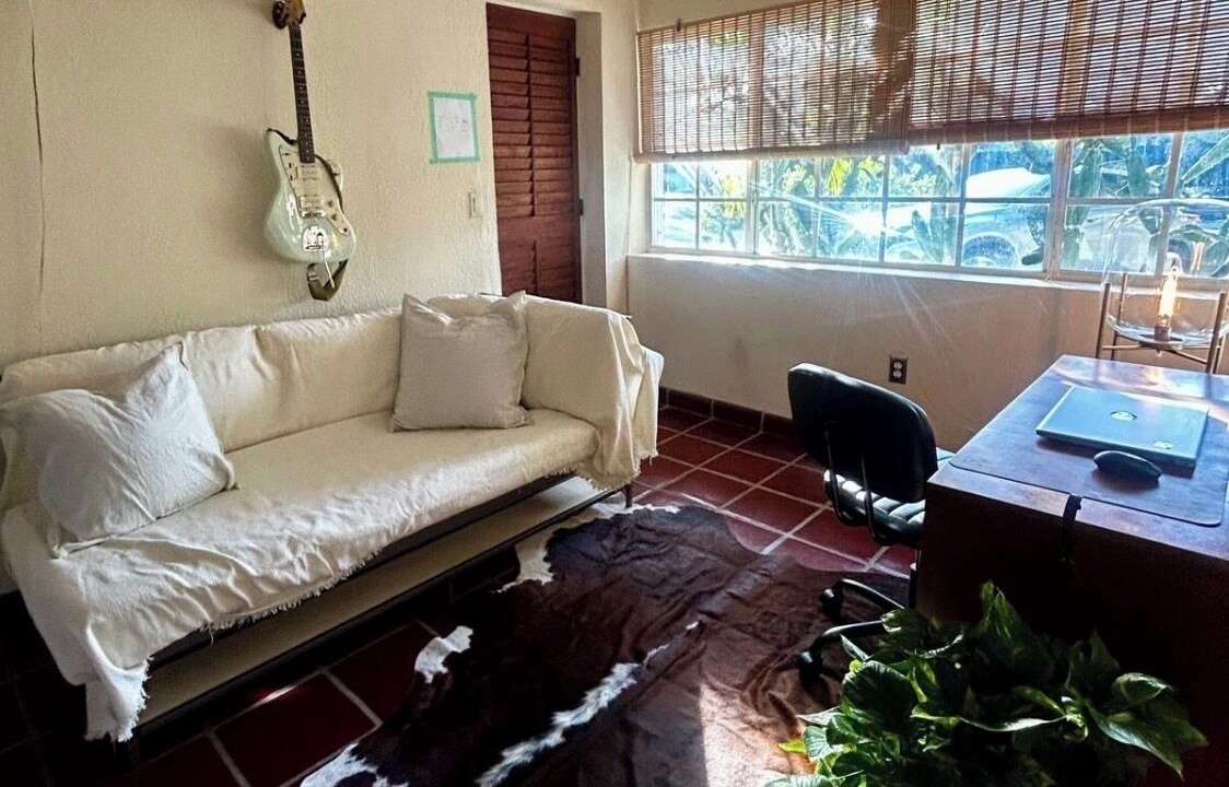 Photo of Livingroom in Central Fort Lauderdale