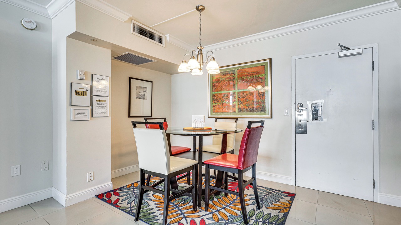 Photo of Livingroom in Galt Mile