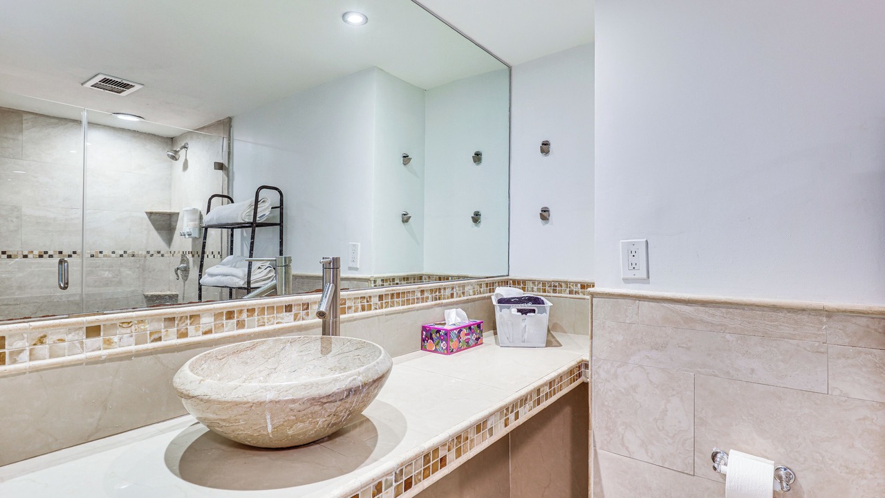 Photo of Bathroom in Galt Mile