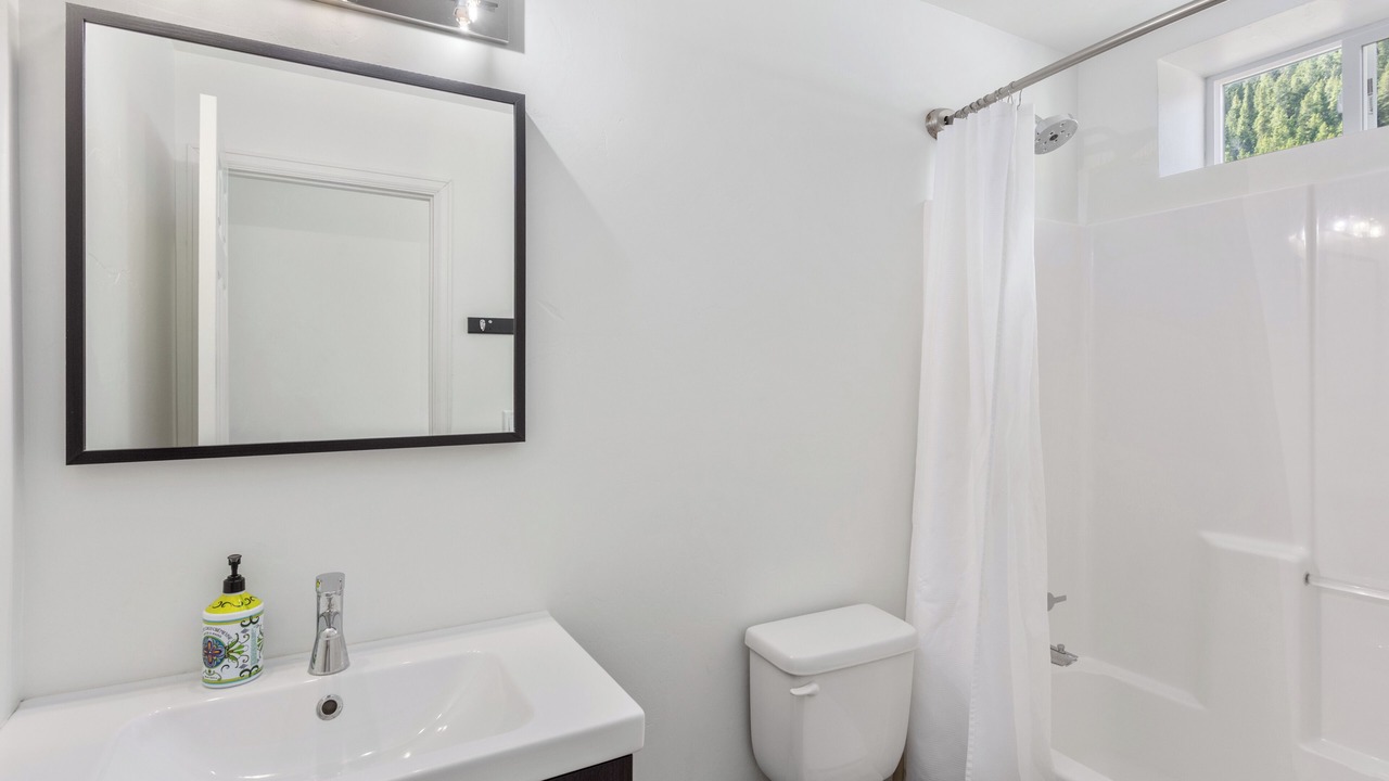 Photo of Bathroom in Whitepine