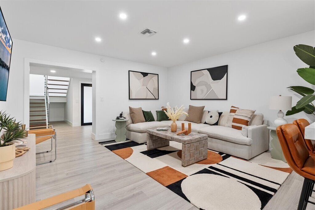 Photo of Livingroom in Lauderdale Beach
