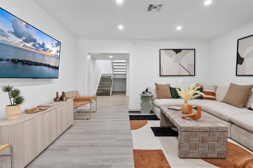 Photo of Livingroom in Lauderdale Beach