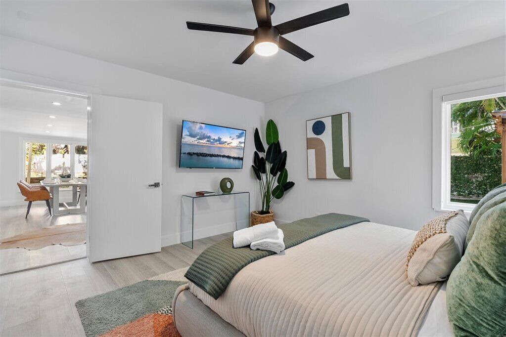 Photo of Bedroom in Lauderdale Beach