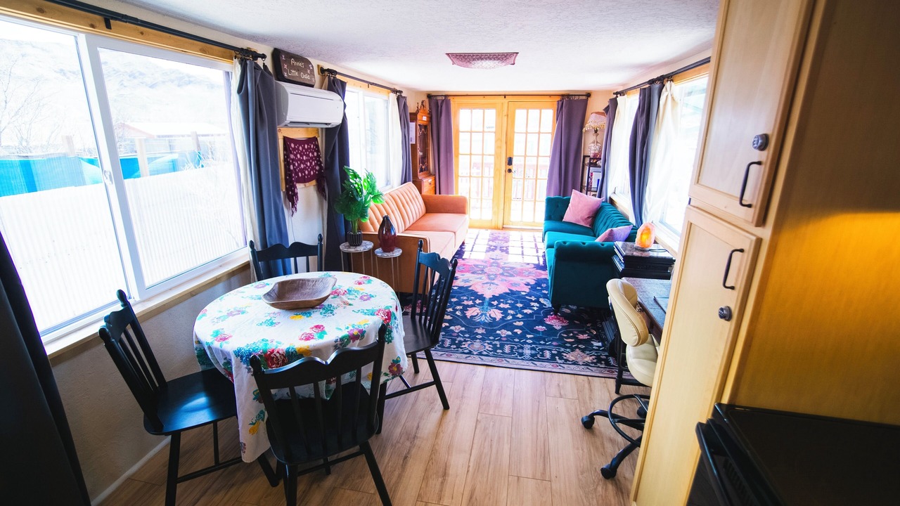 Photo of Livingroom in Truth or Consequences