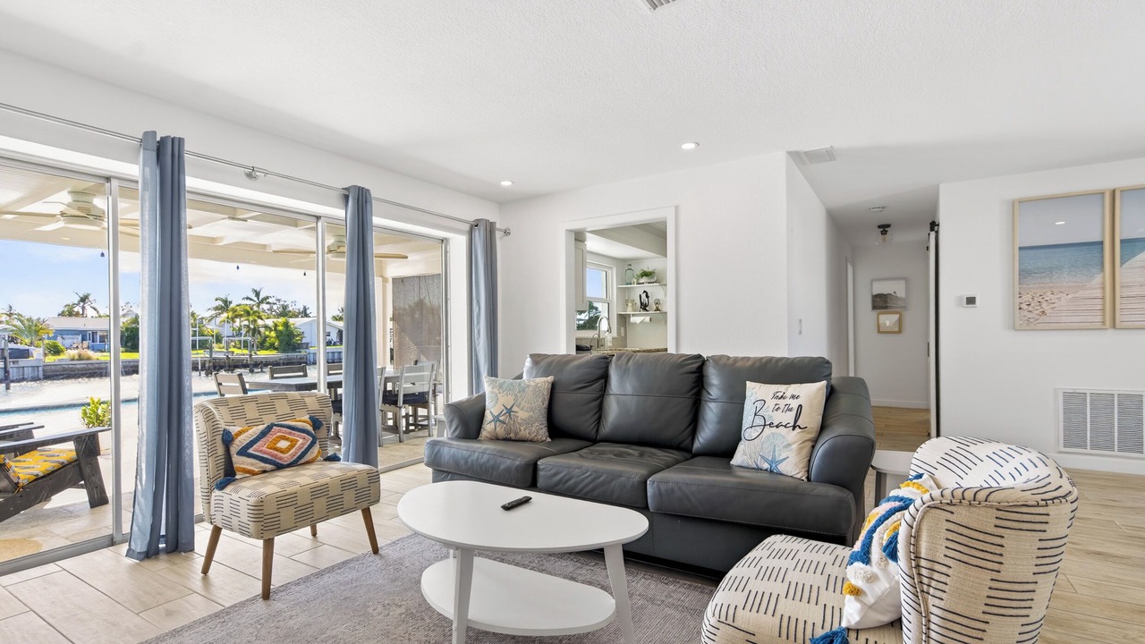 Photo of Livingroom in Harbor Hills
