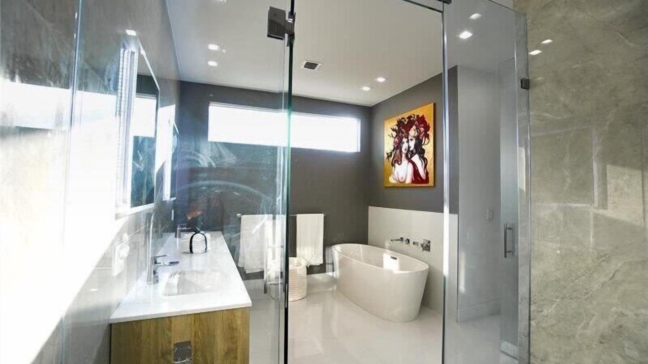 Photo of Bathroom in Birch Park Finger Streets