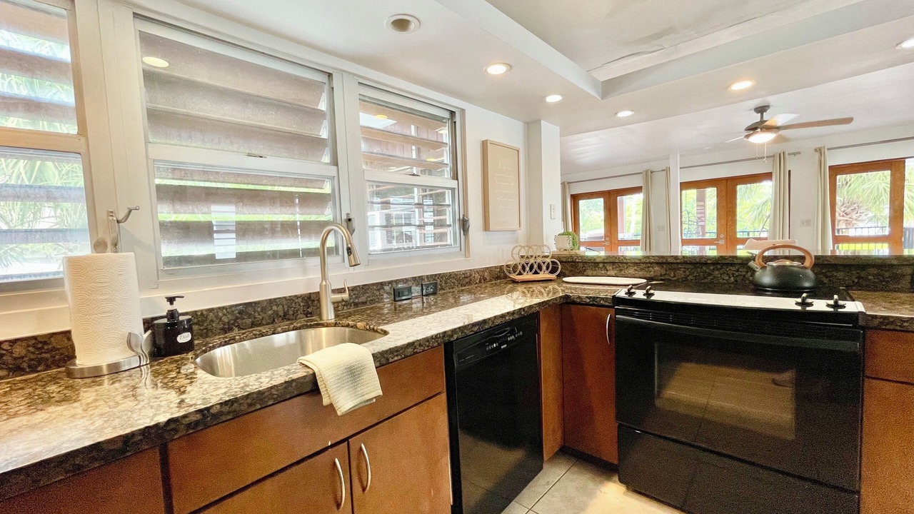 Photo of Kitchen in Lauderdale Beach