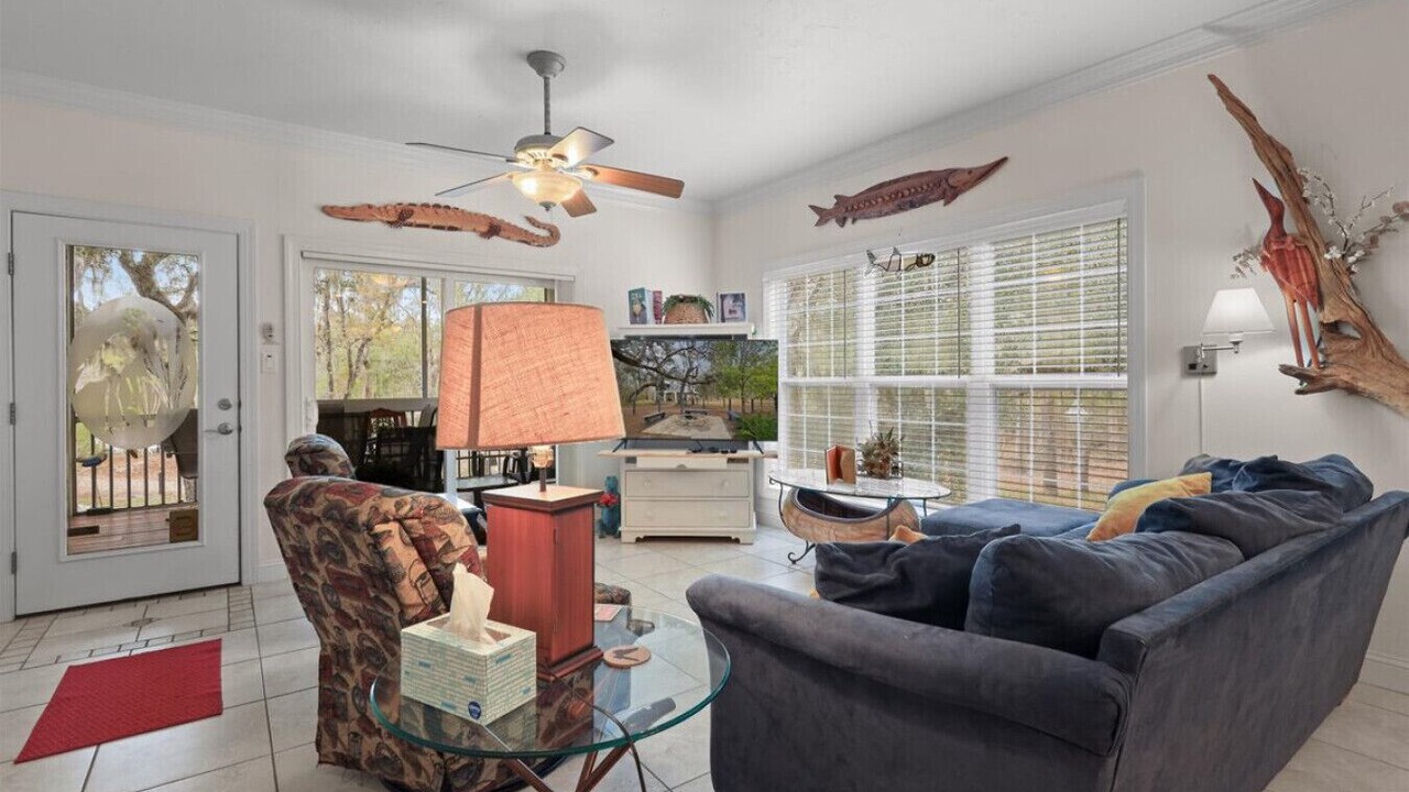 Photo of Livingroom in Bell