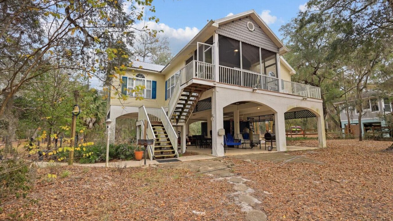 Photo of Outdoor in Bell
