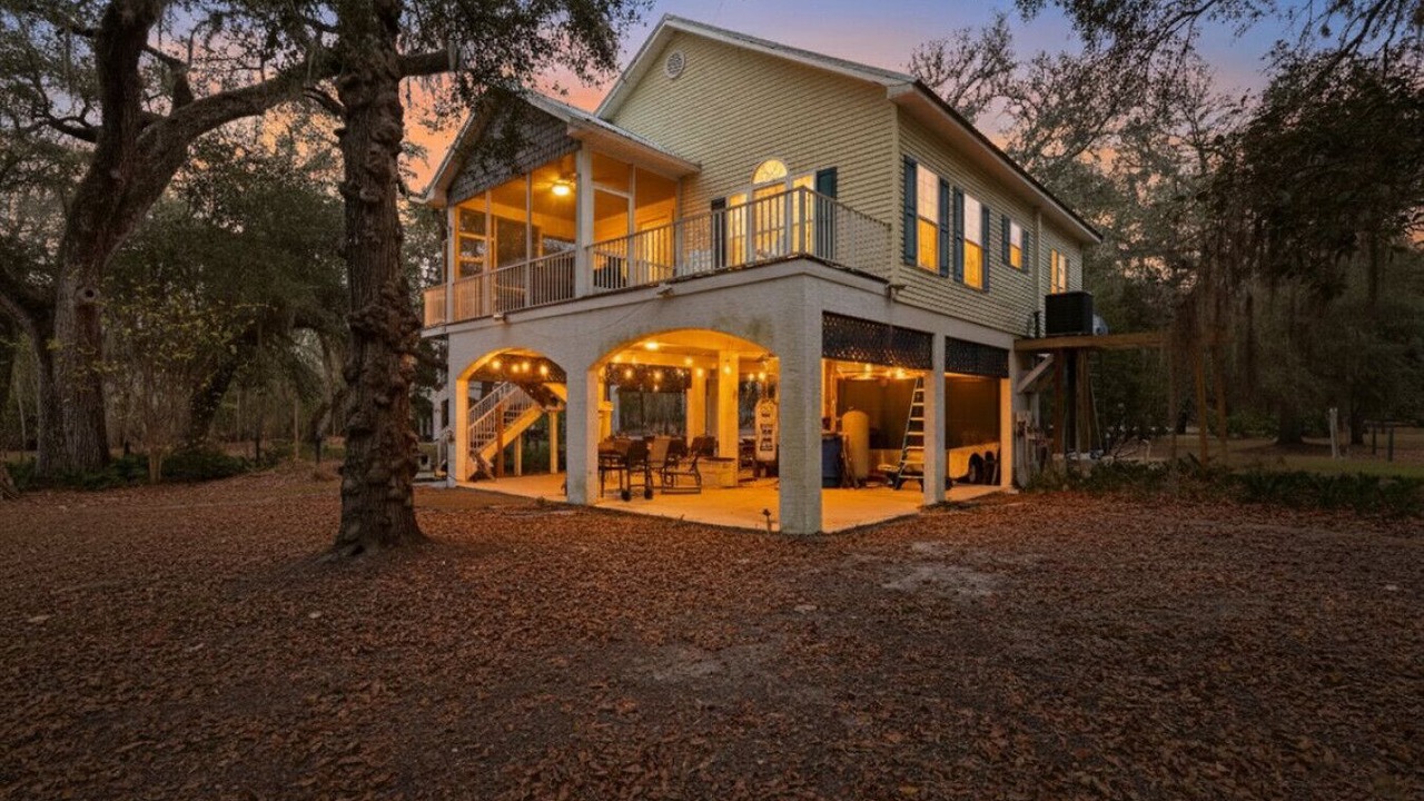 Photo of Outdoor in Bell
