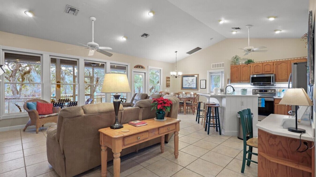 Photo of Livingroom in Bell