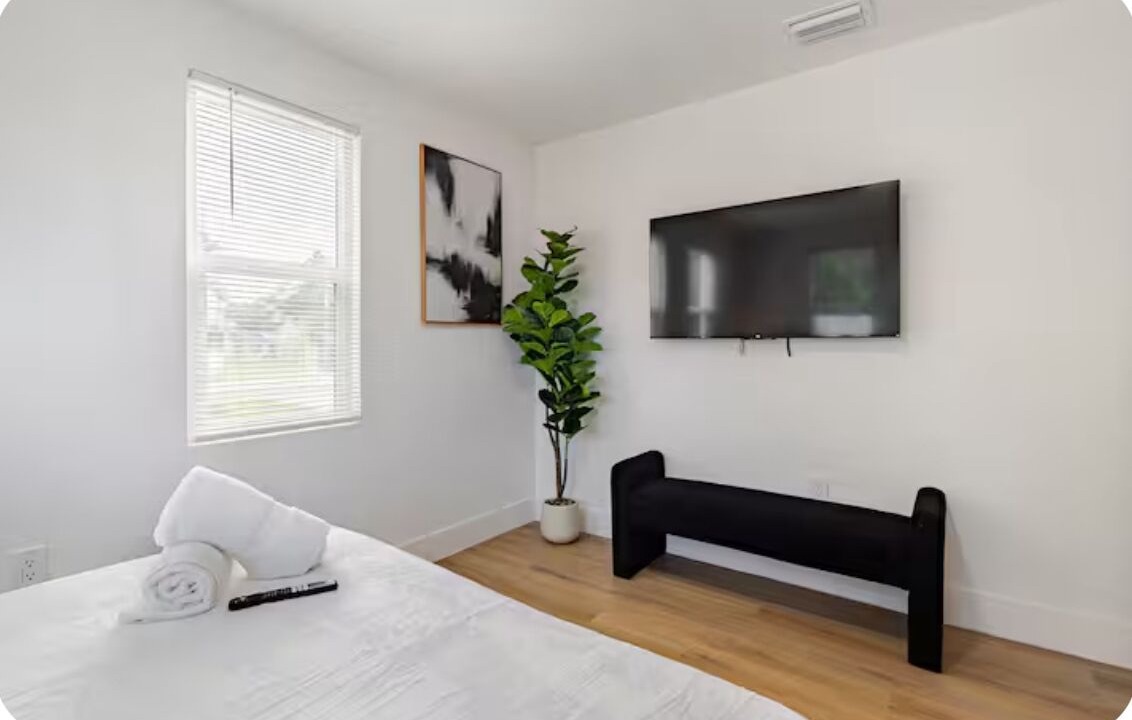 Photo of Bedroom in Royal Poinciana