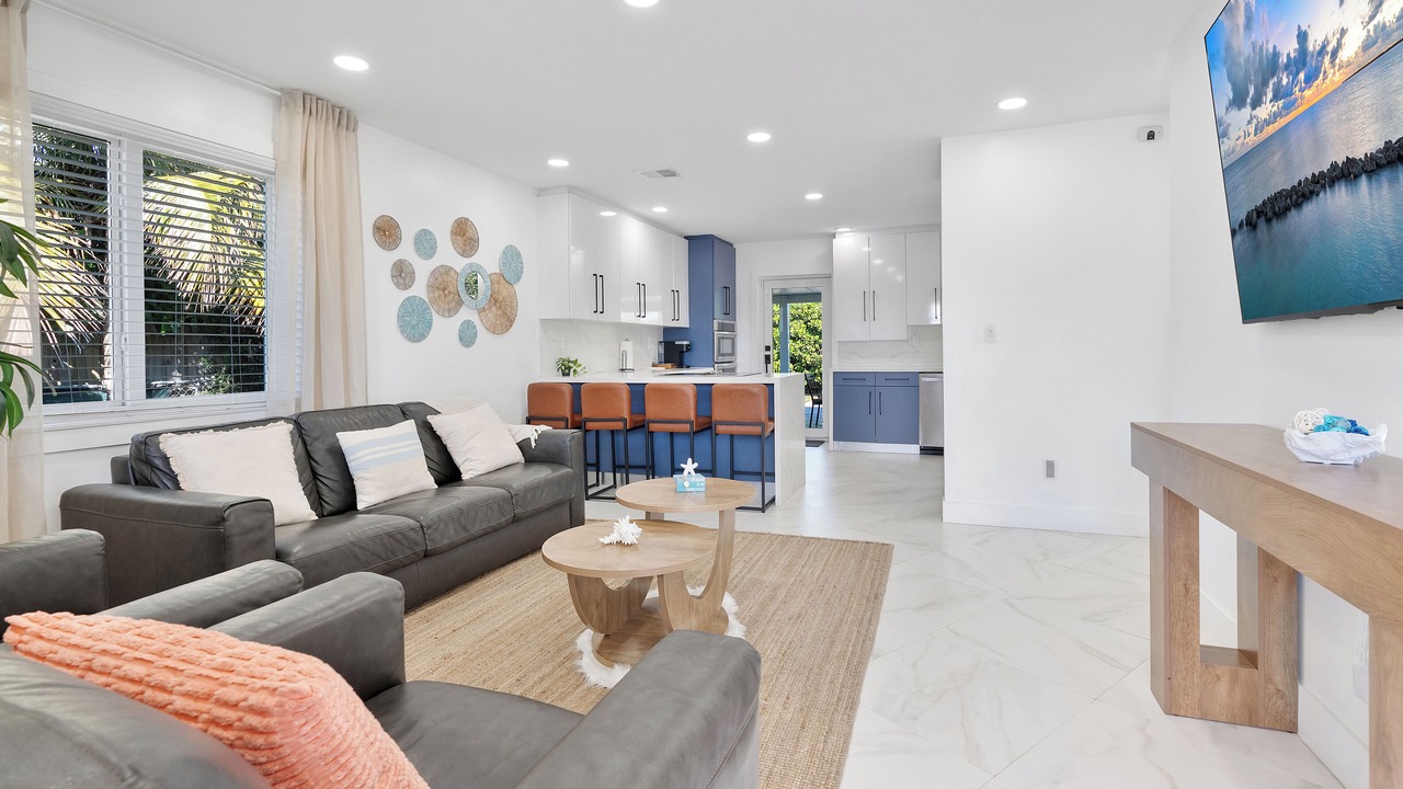 Photo of Livingroom in Ludlam