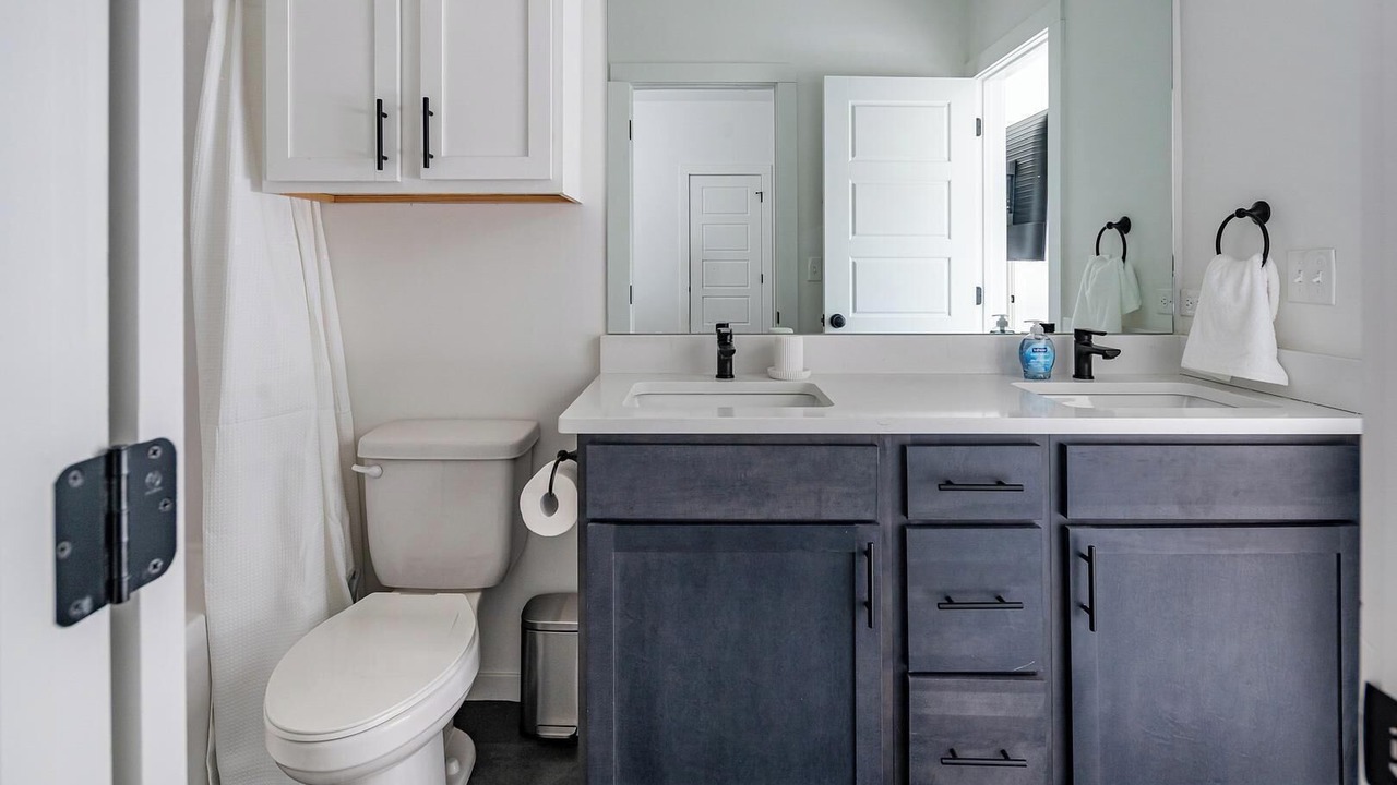 Photo of Bathroom in Lee's Summit
