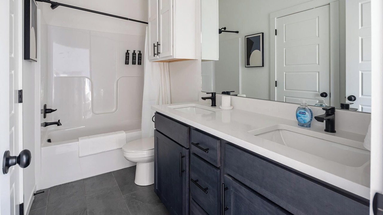Photo of Bathroom in Lee's Summit