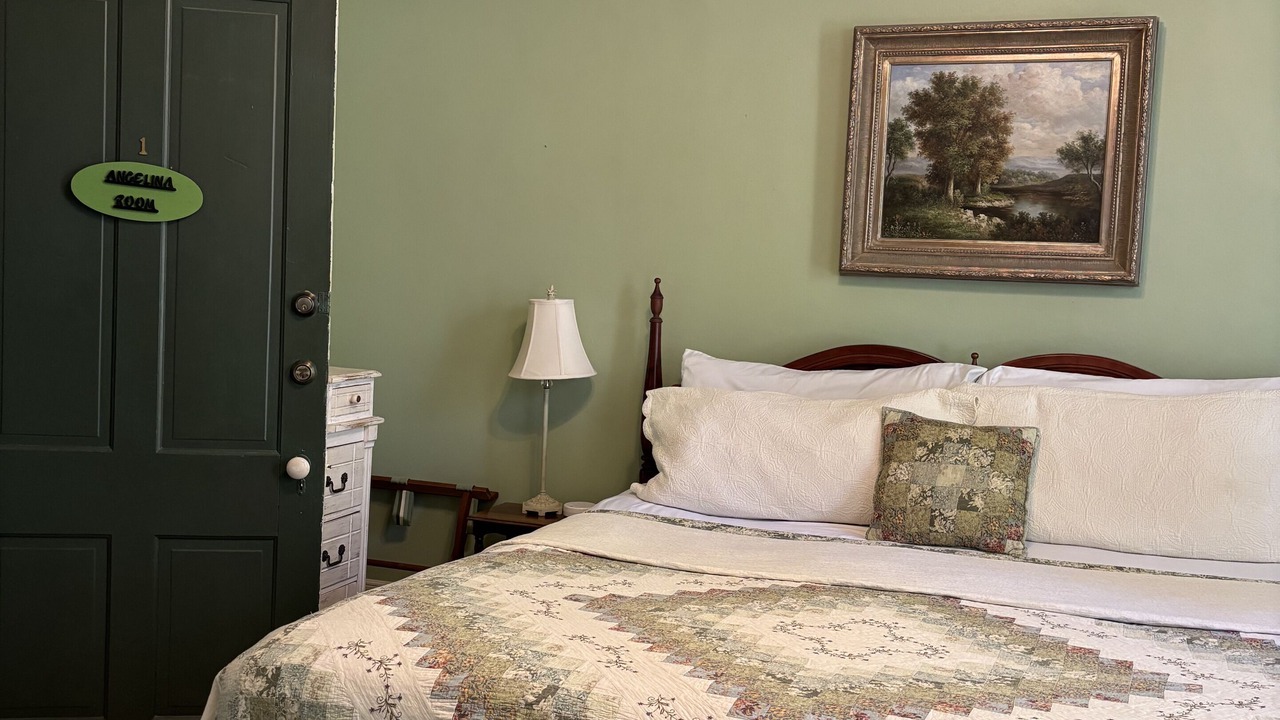 Photo of Bedroom in Nacogdoches
