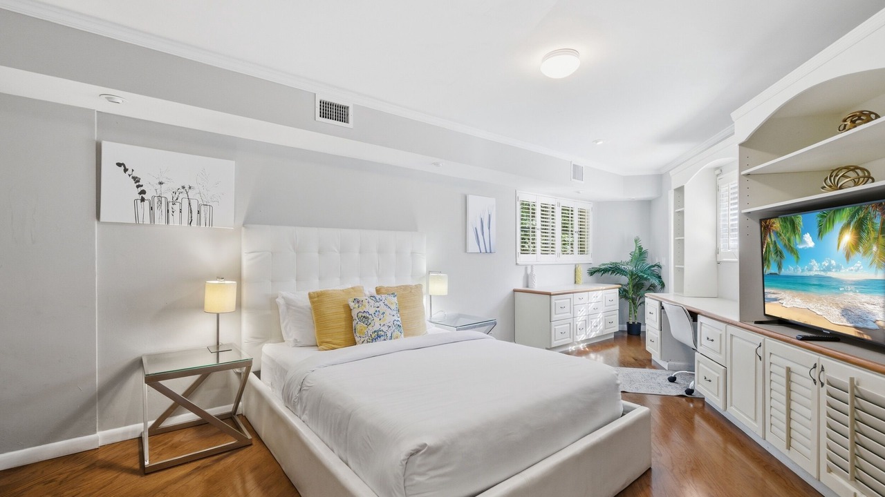 Photo of Bedroom in Harbor Beach