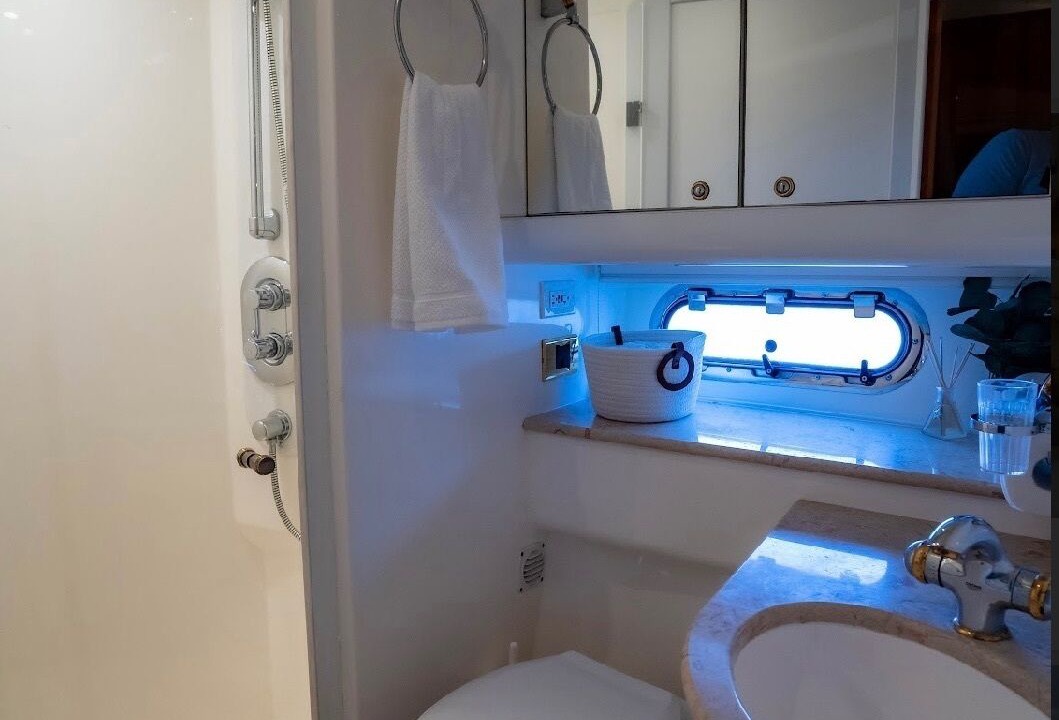 Photo of Bathroom in Allapattah