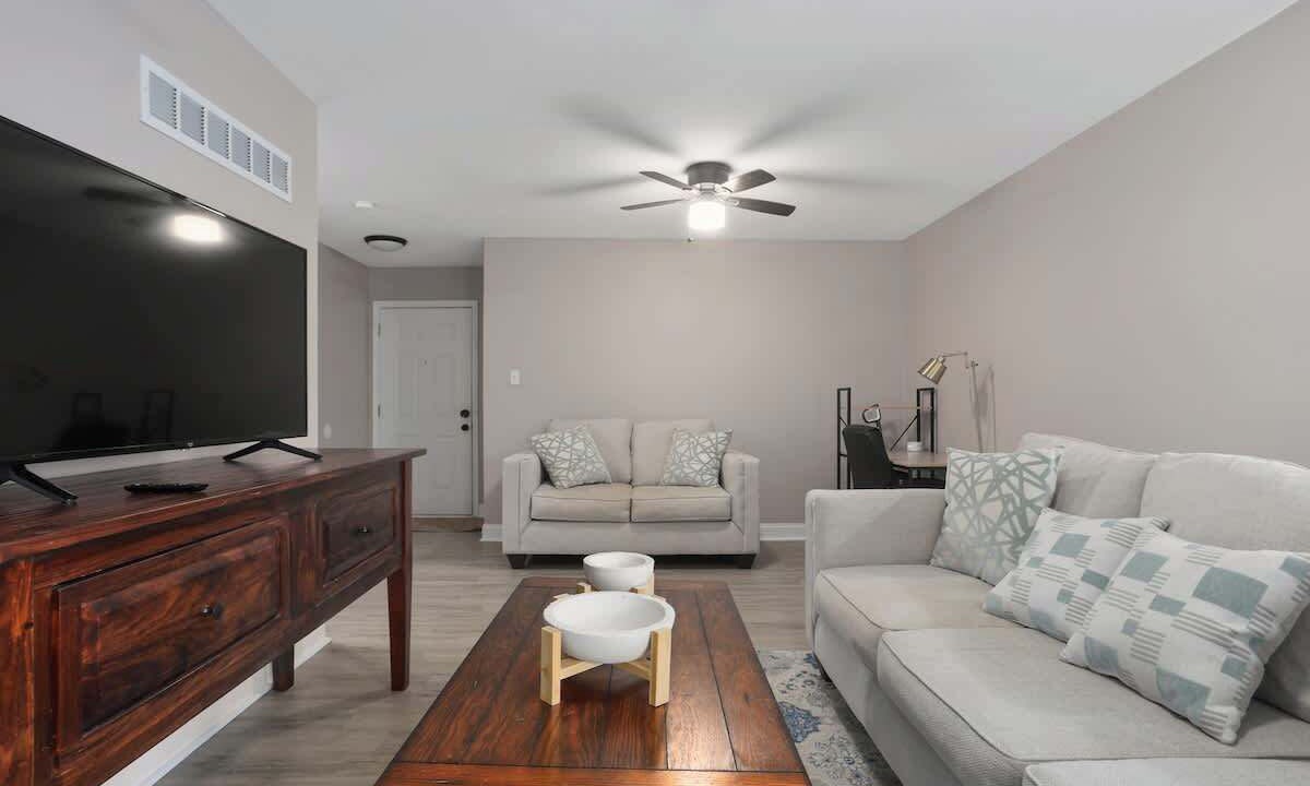 Photo of Livingroom in Overland Park