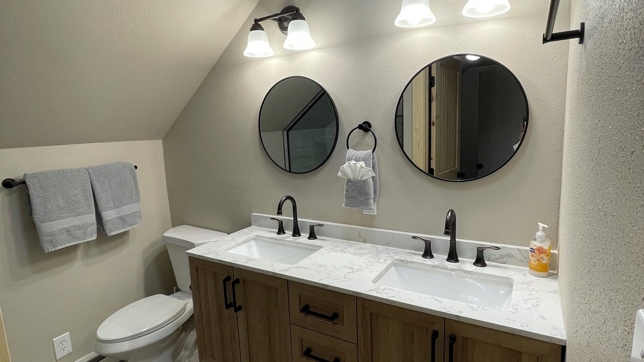 Photo of Bathroom in Garfield