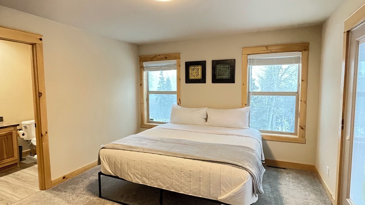 Photo of Bedroom in Garfield