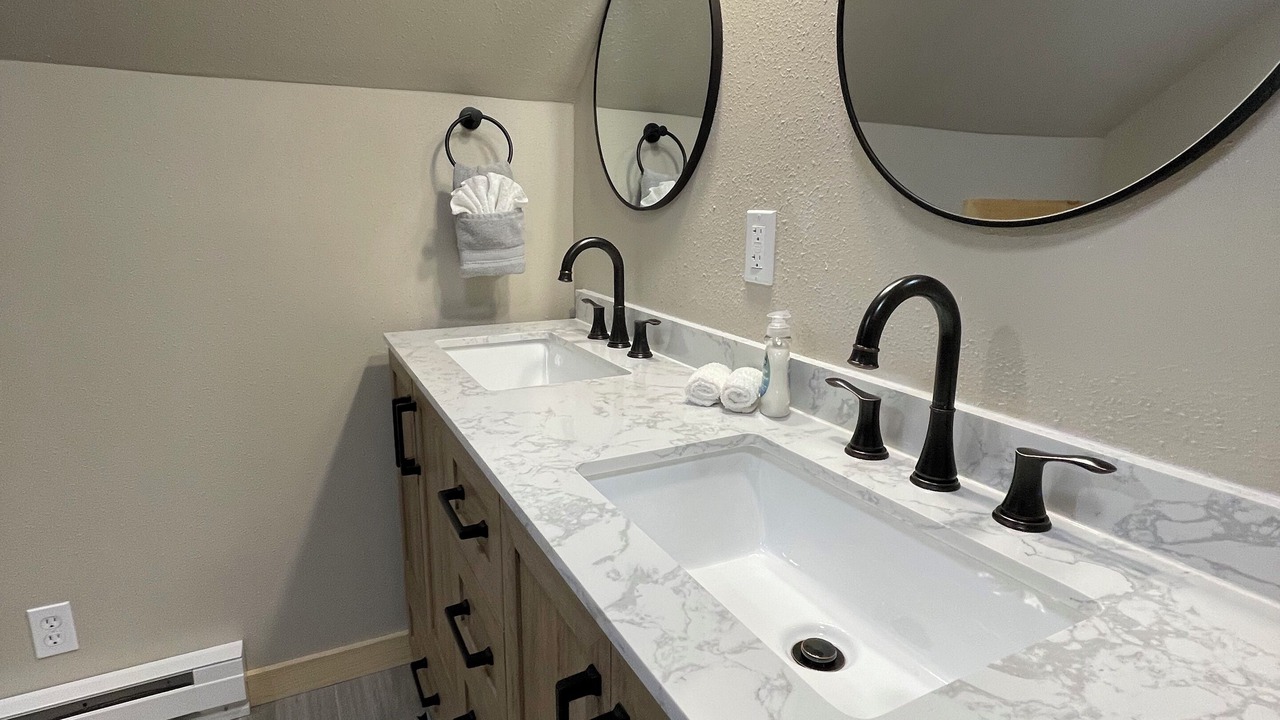 Photo of Bathroom in Garfield