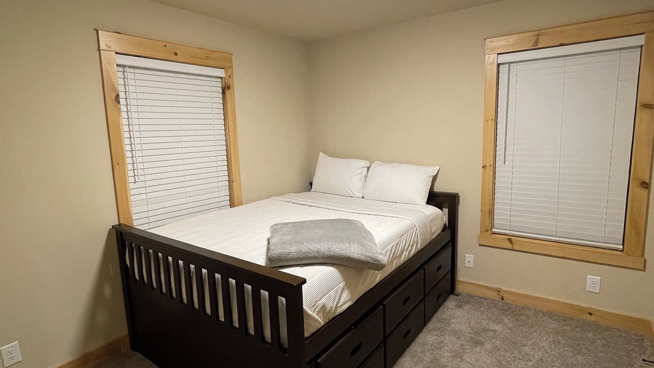 Photo of Bedroom in Garfield