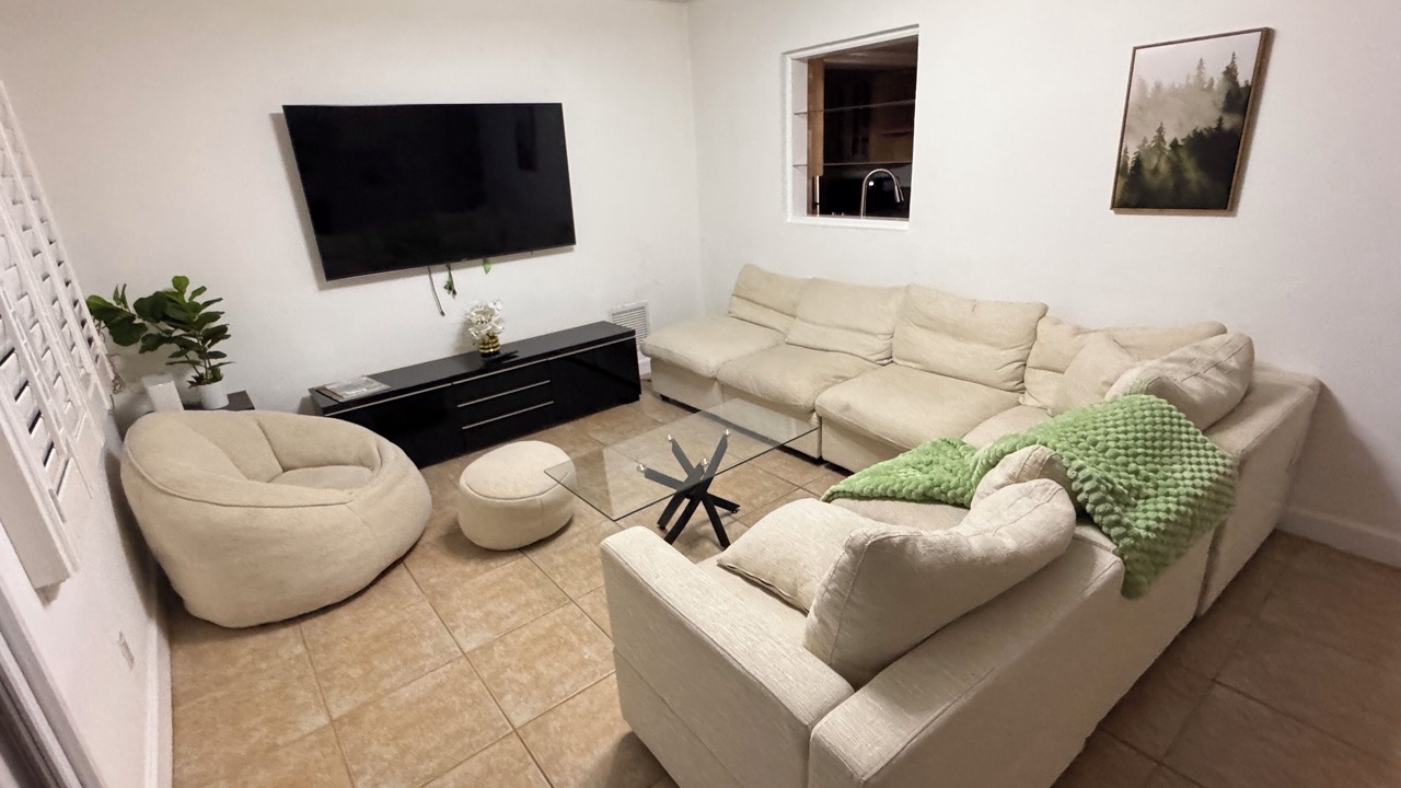 Photo of Livingroom in Wilton Manors