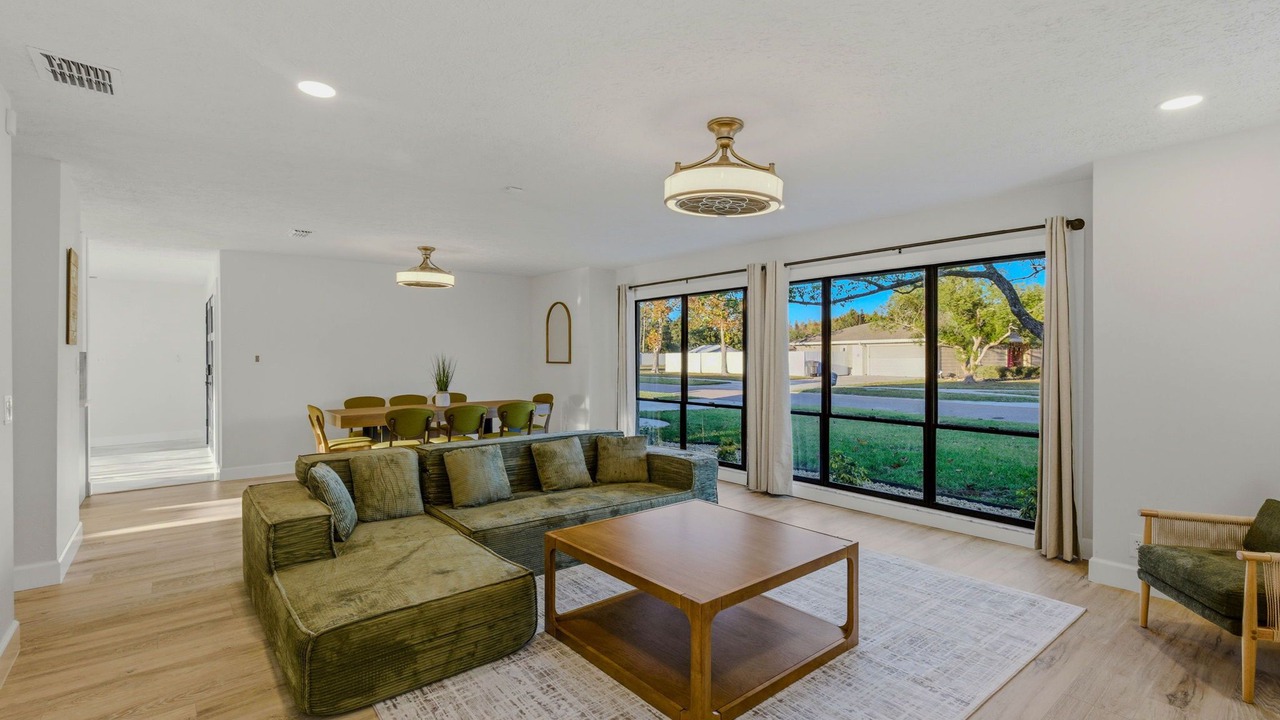 Photo of Livingroom in Greater Northdale