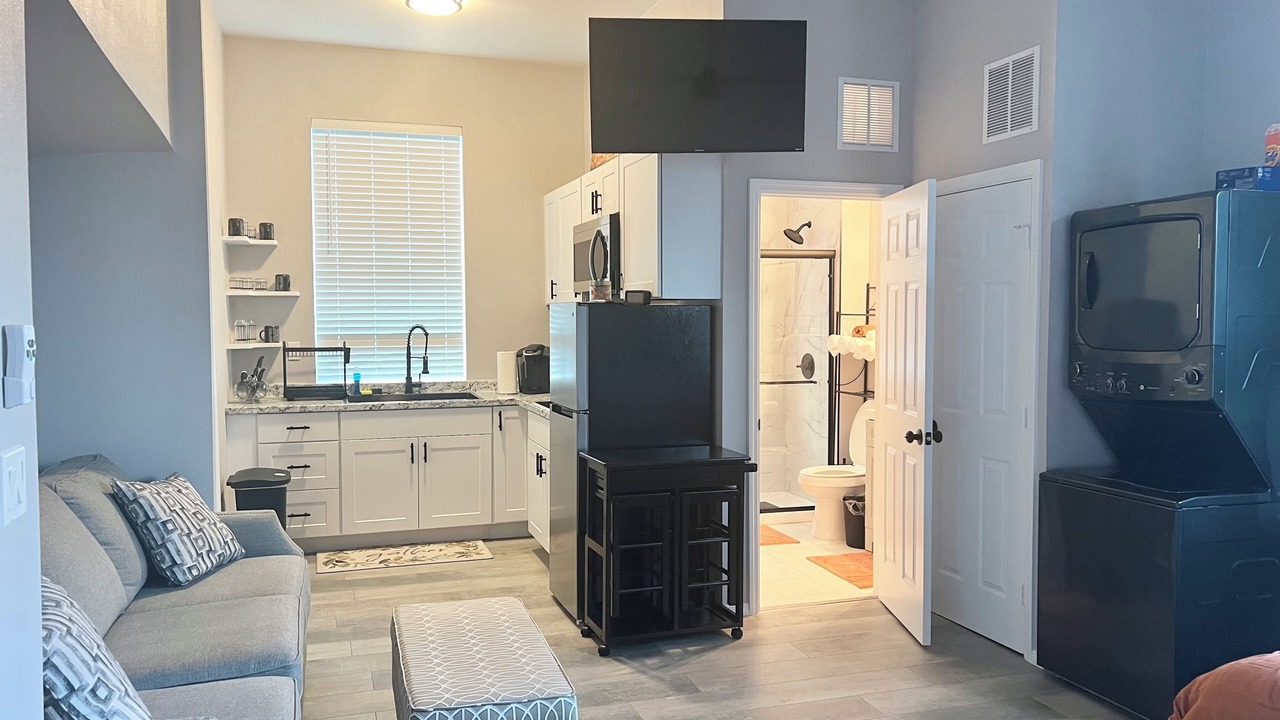 Photo of Livingroom in Candler