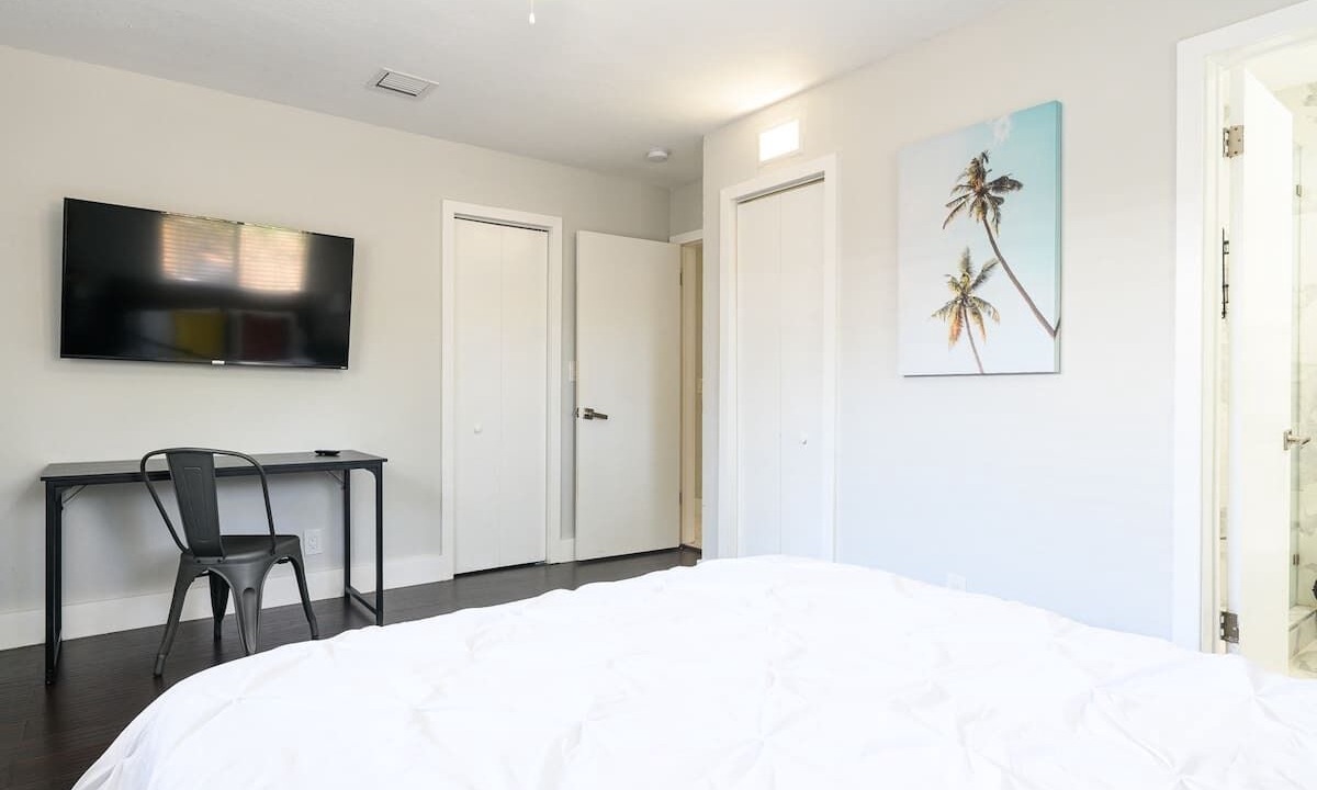 Photo of Bedroom in Coral Ridge Isles