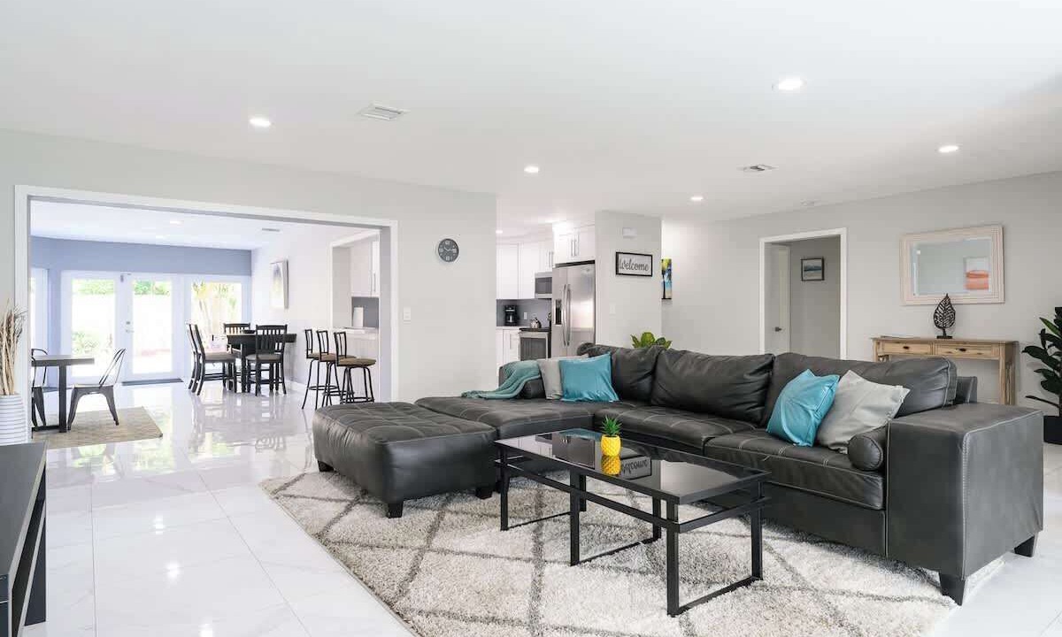 Photo of Livingroom in Coral Ridge Isles