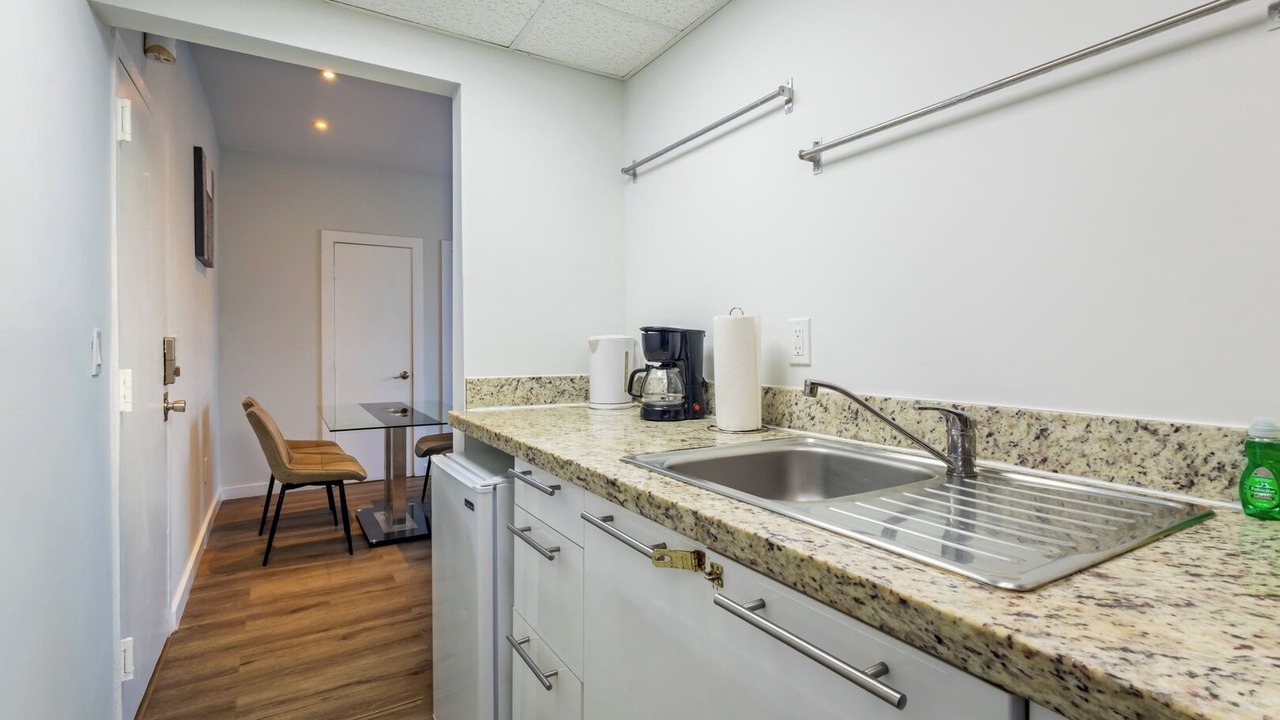 Photo of Kitchen in Flamingo/Lummus