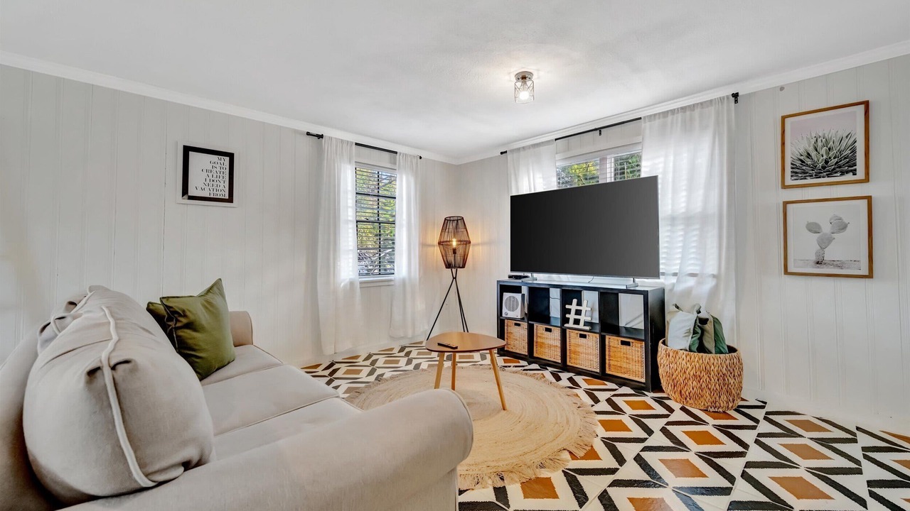 Photo of Livingroom in Parkland Estates