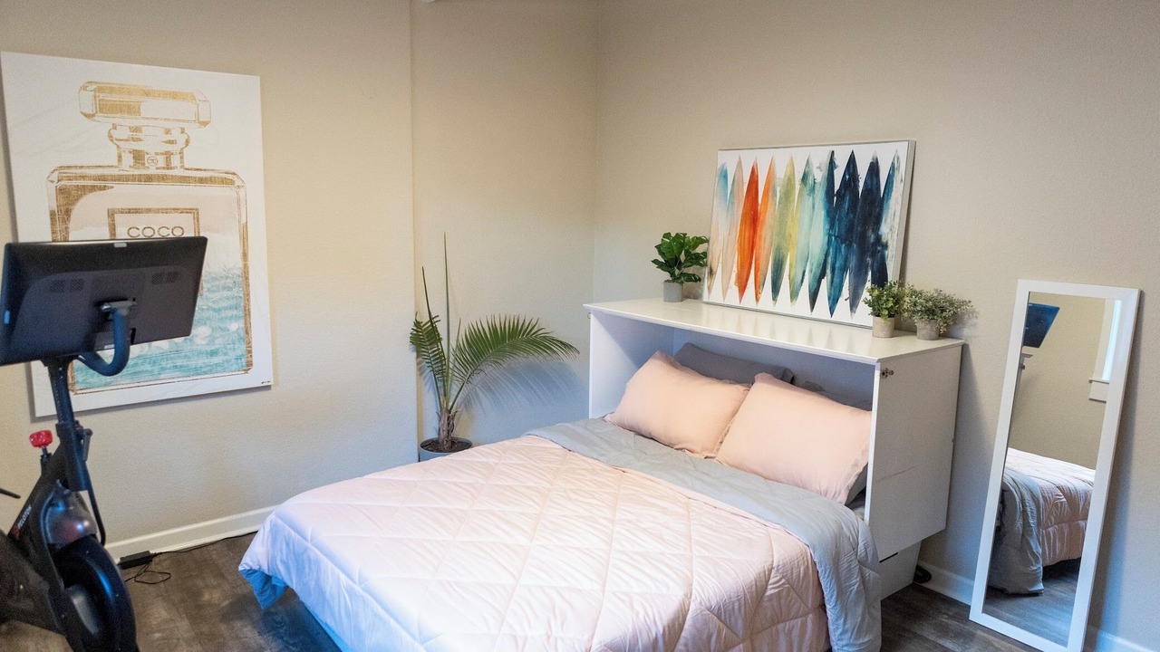 Photo of Bedroom in Jefferson Park