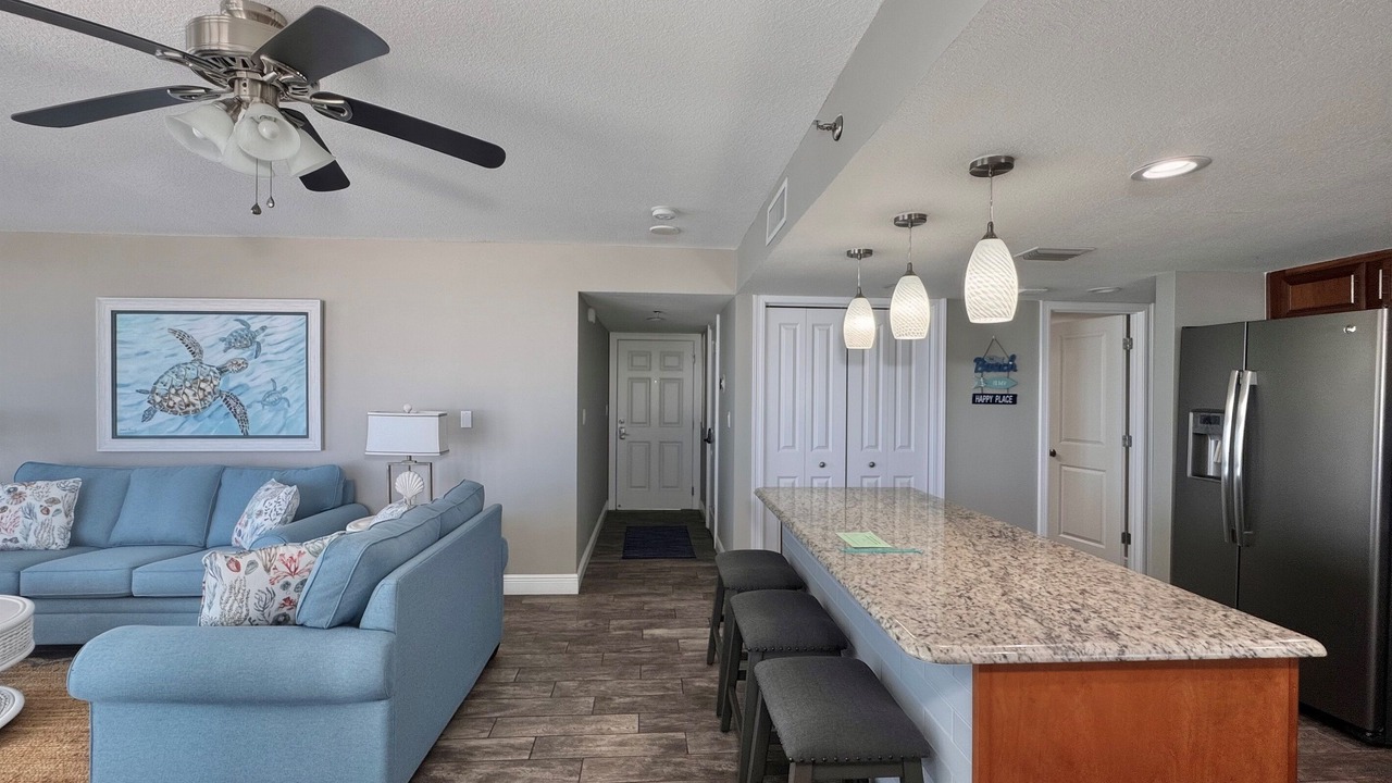 Photo of Livingroom in Biltmore Beach