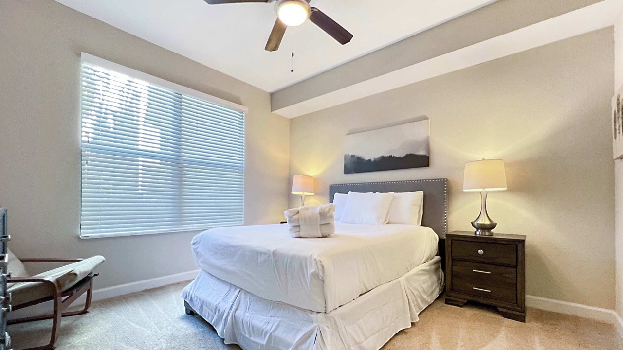 Photo of Bedroom in Carver City - Lincoln Gardens