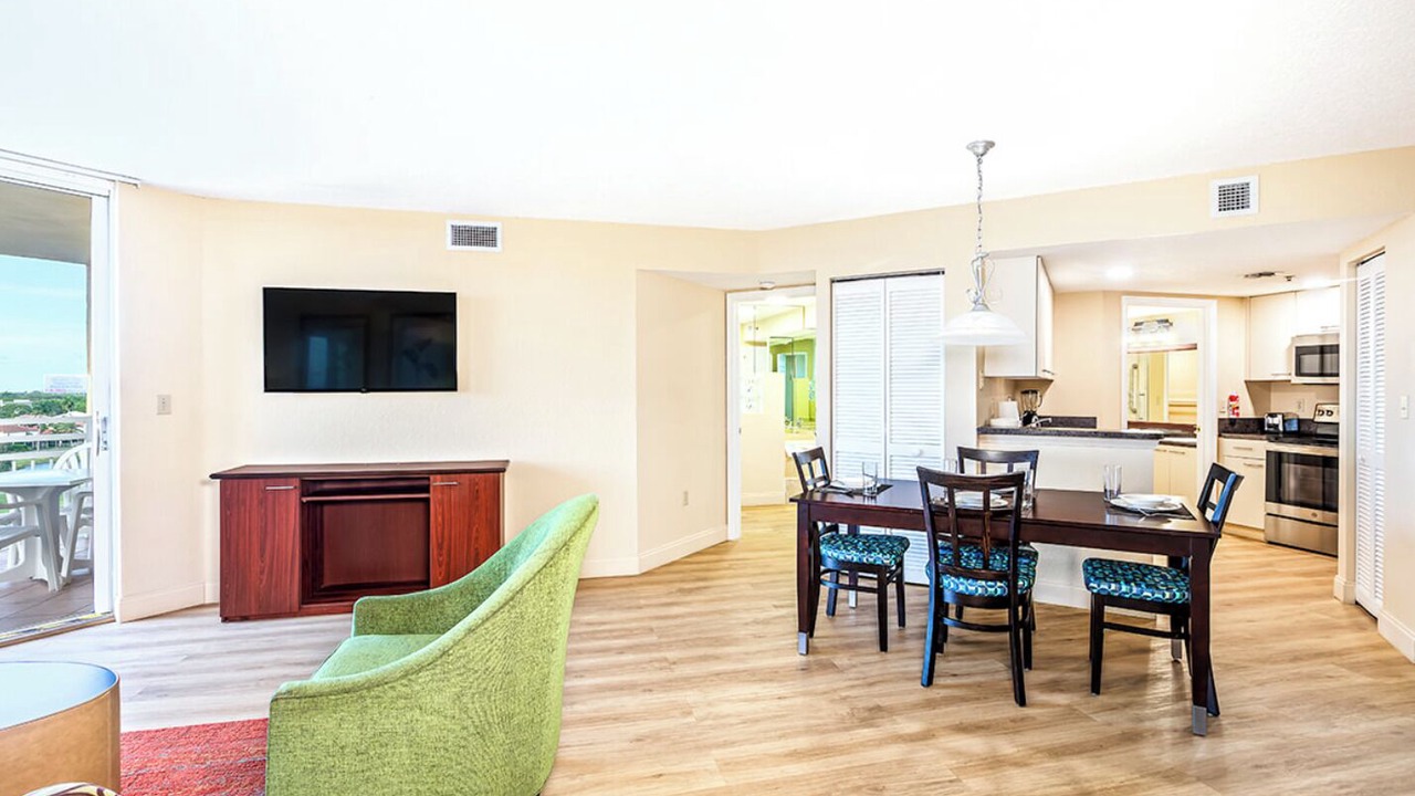 Photo of Livingroom in Weston