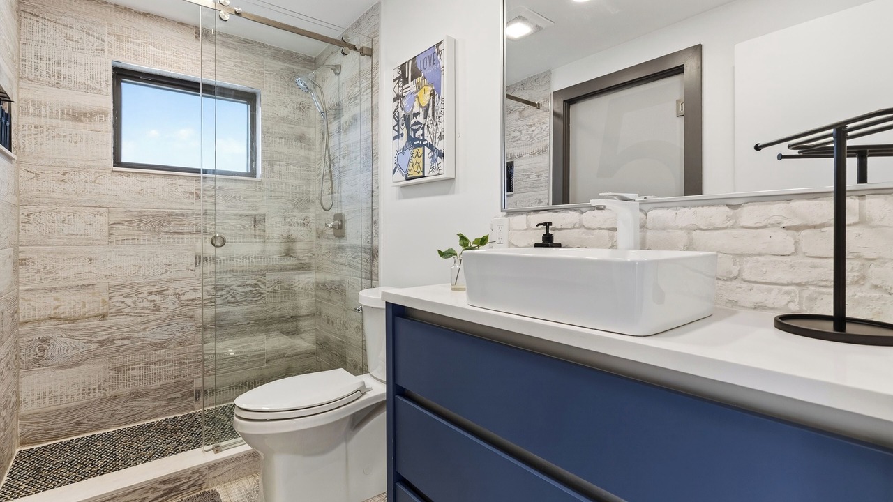 Photo of Bathroom in Birch Park Finger Streets