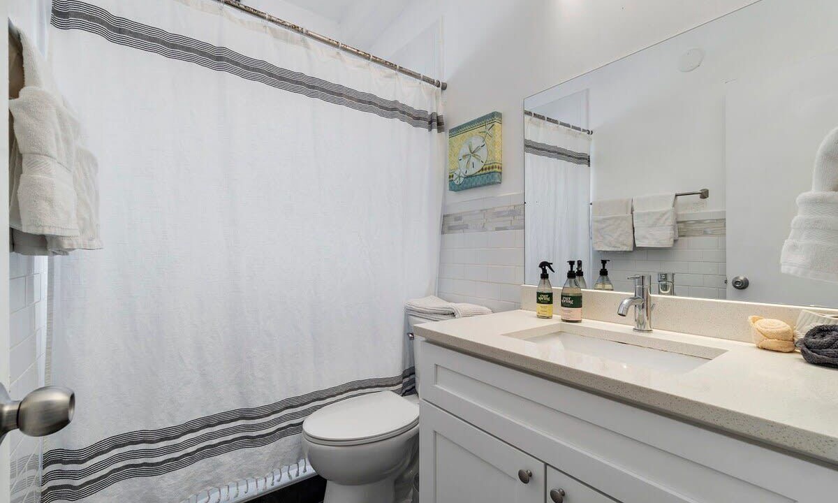 Photo of Bathroom in Dolphin Isles