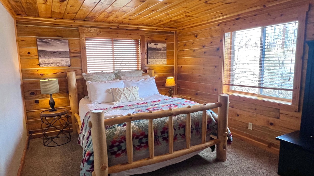 Photo of Bedroom in Warm Springs