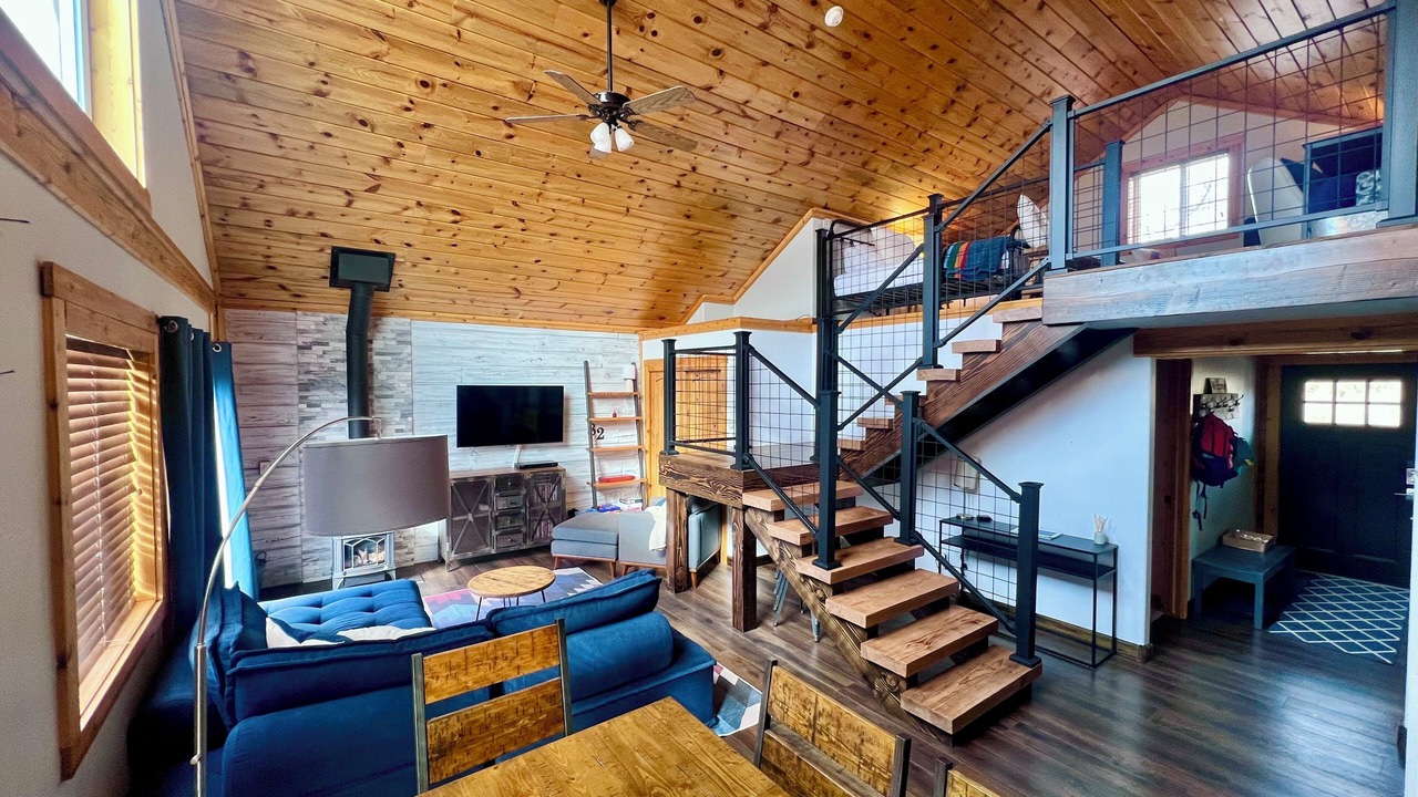 Photo of Livingroom in Warm Springs