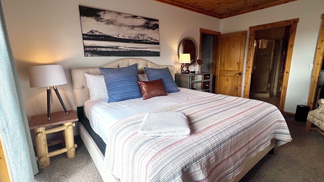 Photo of Bedroom in Warm Springs