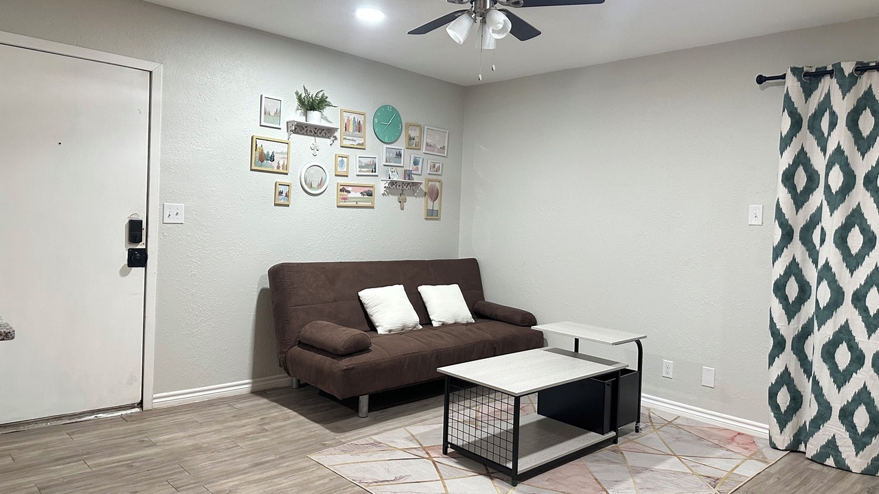 Photo of Livingroom in Midland