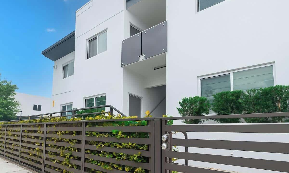 Photo of Outdoor in Hallandale Beach