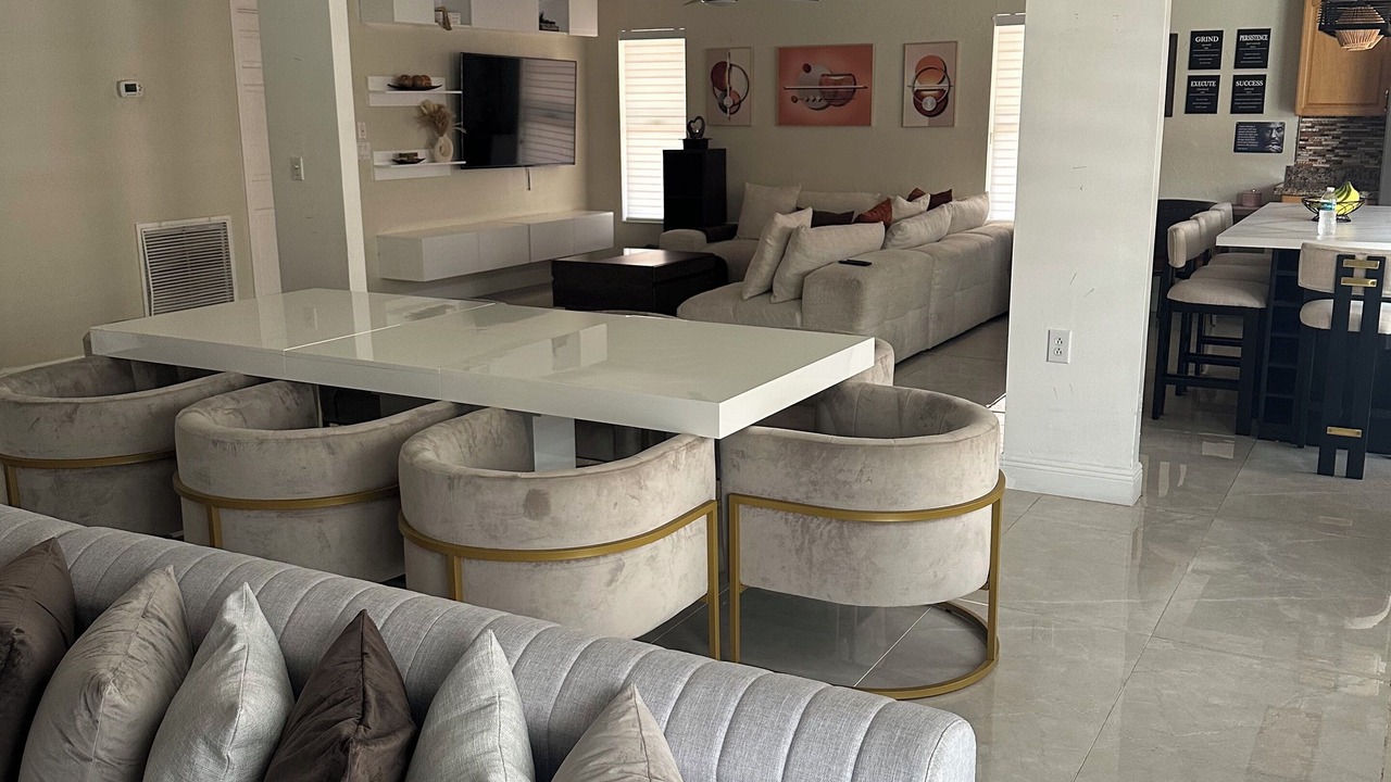 Photo of Livingroom in Tamarac