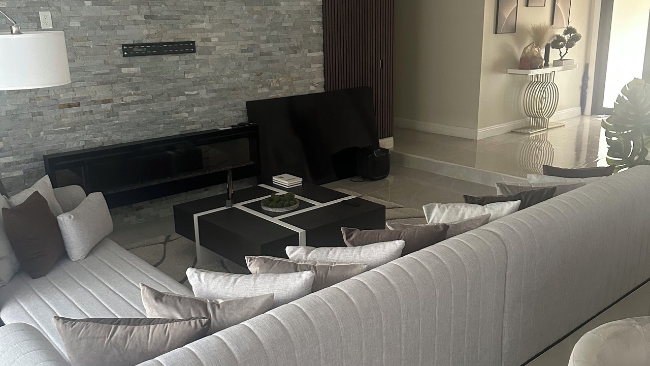 Photo of Livingroom in Tamarac