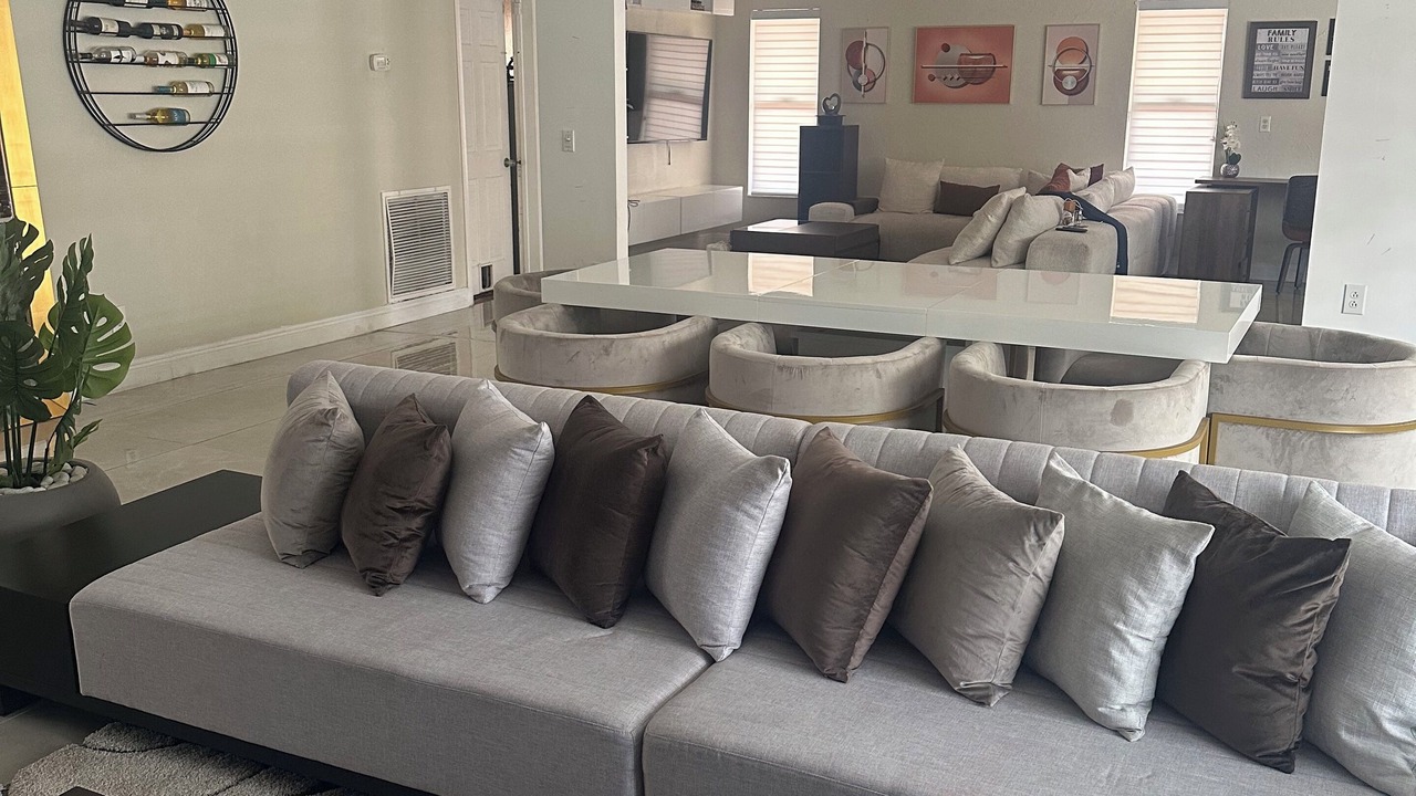 Photo of Livingroom in Tamarac