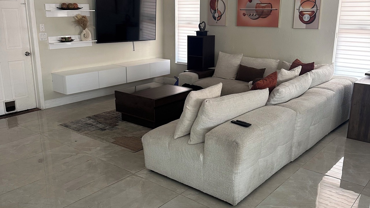 Photo of Livingroom in Tamarac