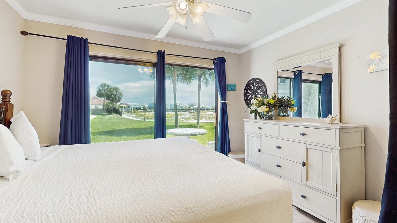 Photo of Bedroom in Navarre Beach